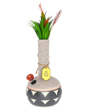 Load image into Gallery viewer, A Coyōté Bud Vase Bong.
