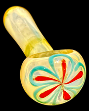 Load image into Gallery viewer, Fumie Flower Spoon Pipe
